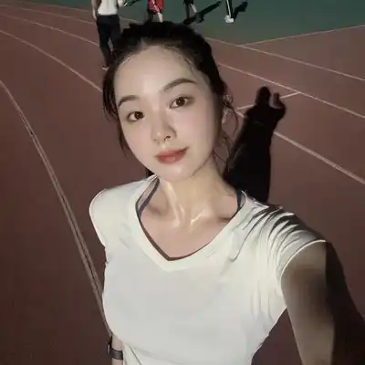 杜英